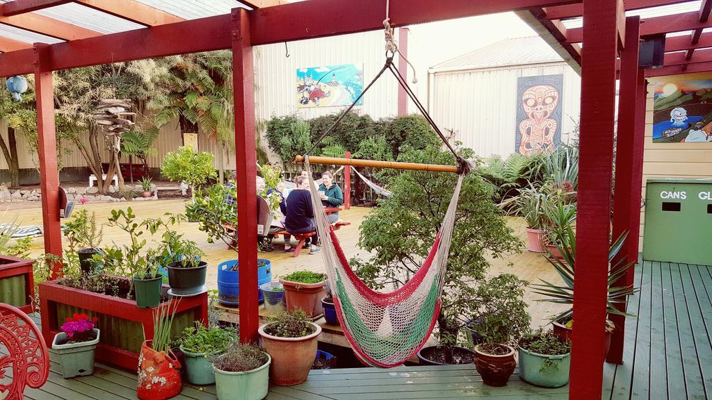 ווסטפורט Bazil'S Backpackers Bbh Hostel & Surf School מראה חיצוני תמונה