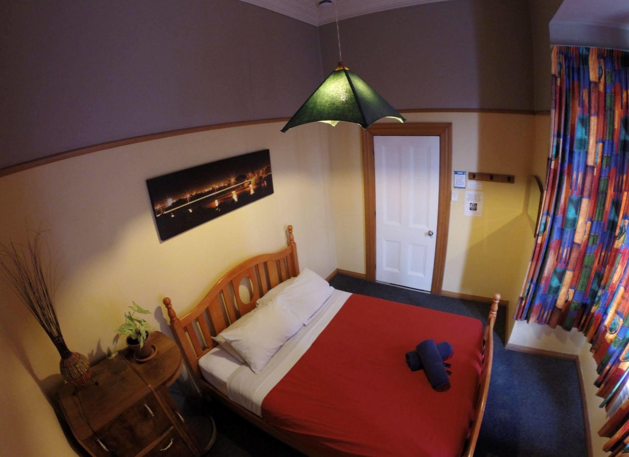 ווסטפורט Bazil'S Backpackers Bbh Hostel & Surf School מראה חיצוני תמונה