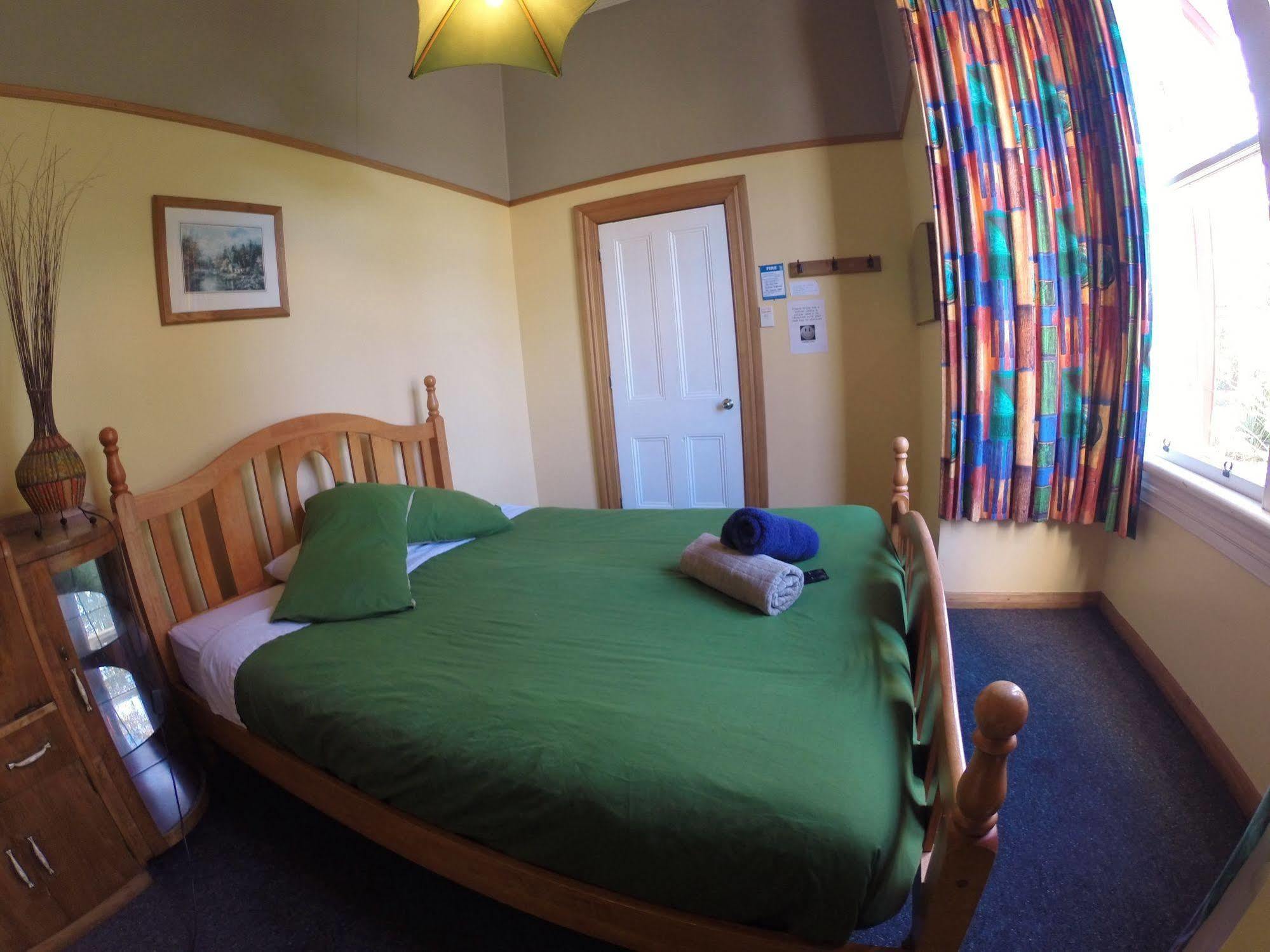 ווסטפורט Bazil'S Backpackers Bbh Hostel & Surf School מראה חיצוני תמונה