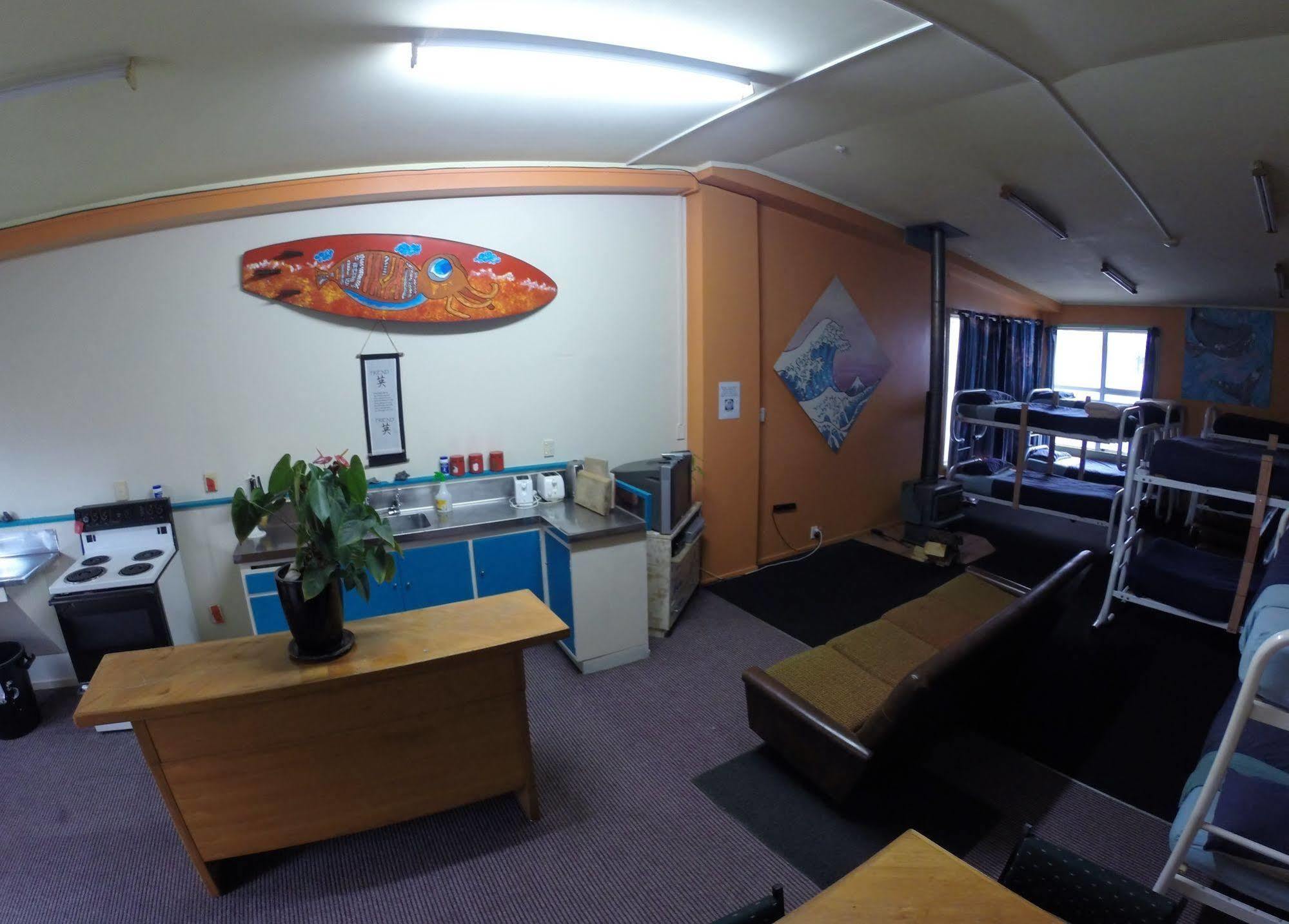 ווסטפורט Bazil'S Backpackers Bbh Hostel & Surf School מראה חיצוני תמונה